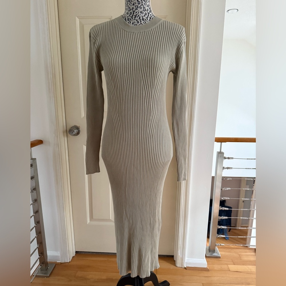 H&M L Light Gray Green Ribbed Knit Midi Dress